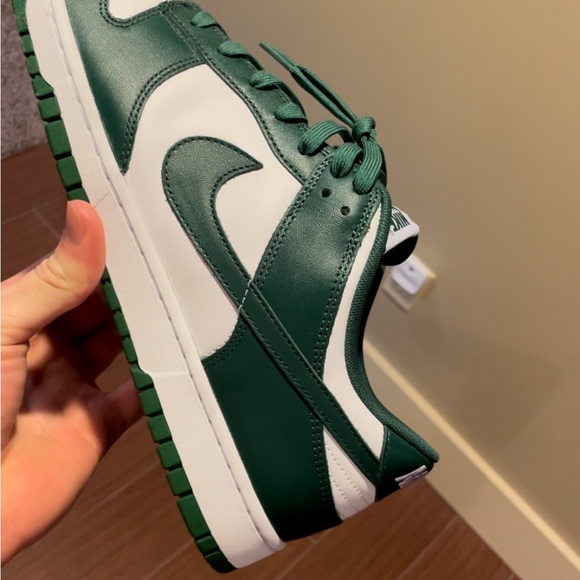 Michigan state low dunk - Picture 5 of 9